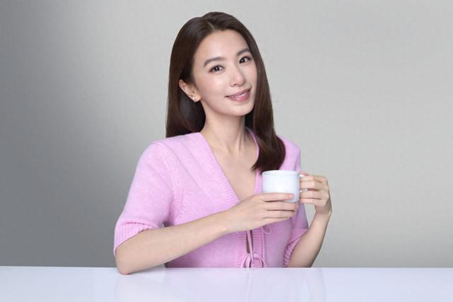样！「维持绝美少女感」秘诀曝光了AG真人国际42岁田馥甄美成这(图1)