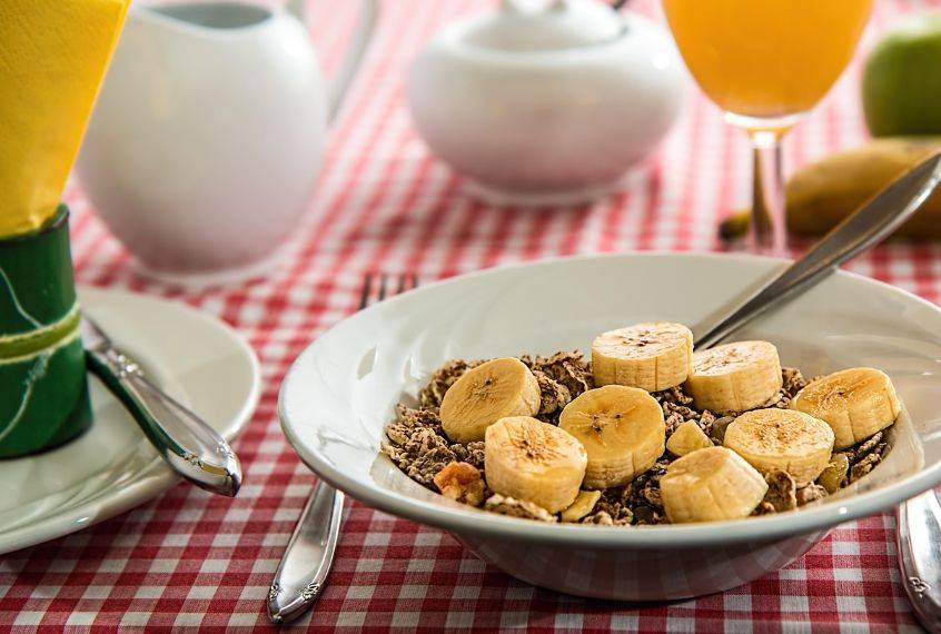 让餐桌成为视觉焦点!AG真人网一块桌布(图1) 让餐桌成为视觉焦点!AG真人网一块桌布(图1)