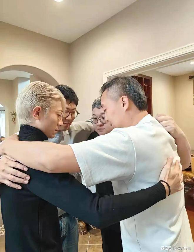 新家又大又豪别人都大叔了他还像个小孩子AG真人平台app张一山跟发小聚会！(图3)